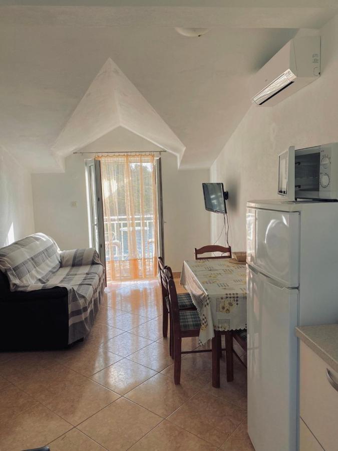 Apartmani Mima Nečujam Eksteriør billede